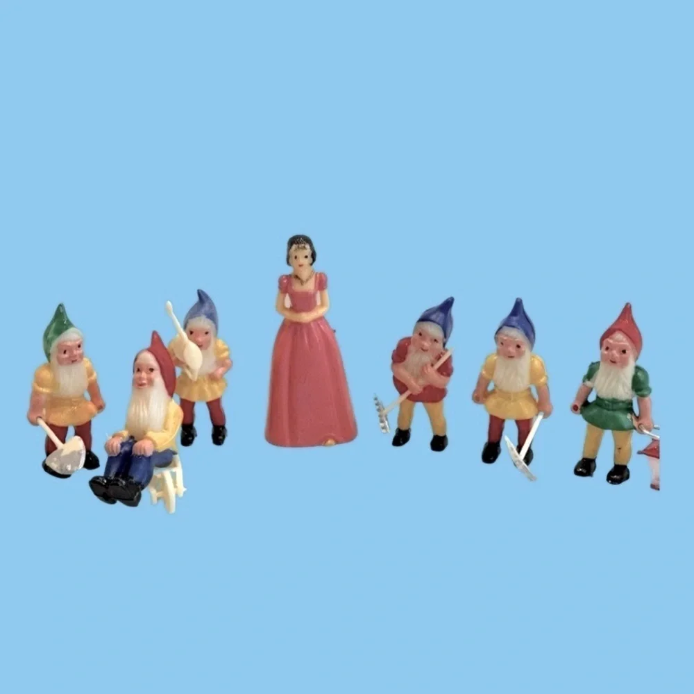Snow White & 7 Dwarfs vintage snow